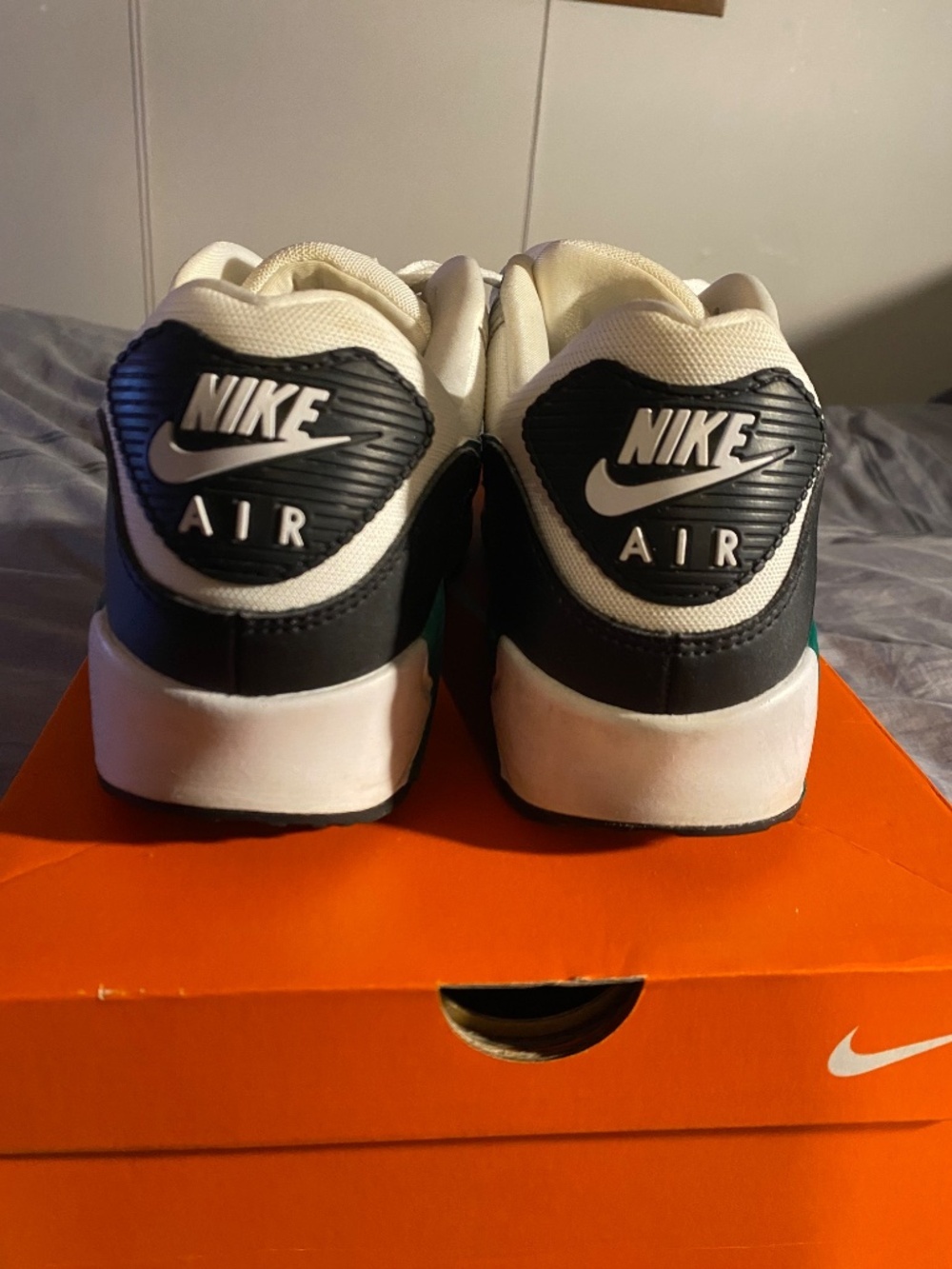 Nike Air Max 90 Shoes - Picture 4 of 4